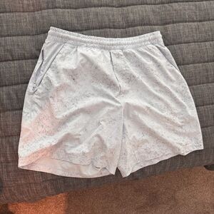 Men's L lululemon Light Blue/Gray Pace Breaker Shorts - 7”